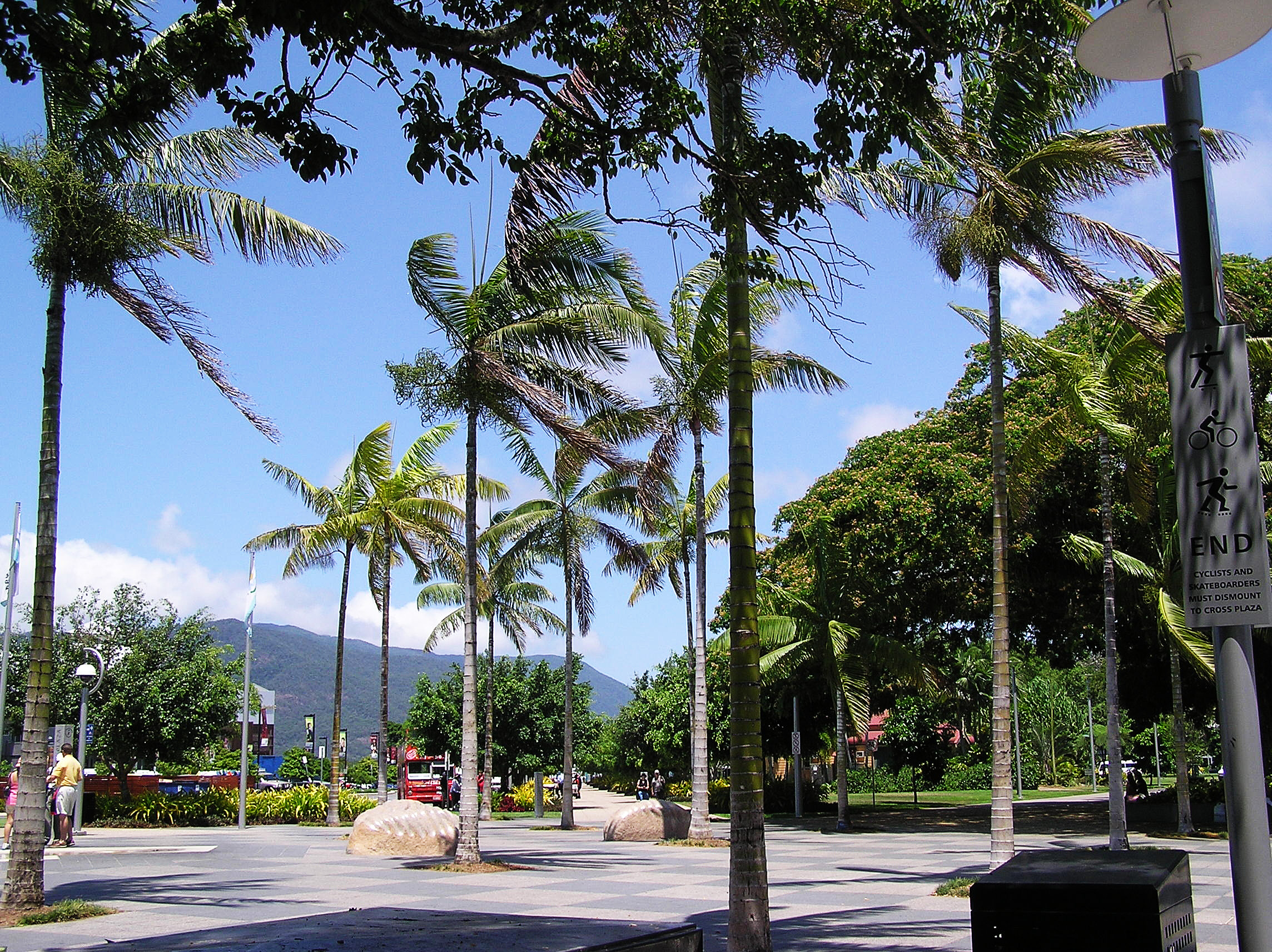 Cairns Waterfront · 1/2