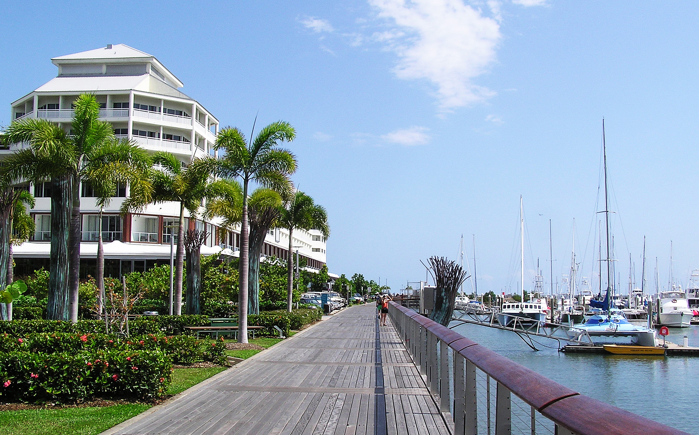 Cairns Waterfront · 2/2